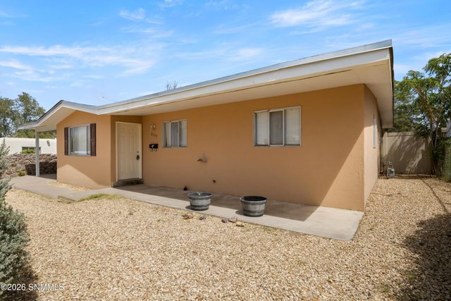 2117 Skyway Drive, Las Cruces, NM 88001