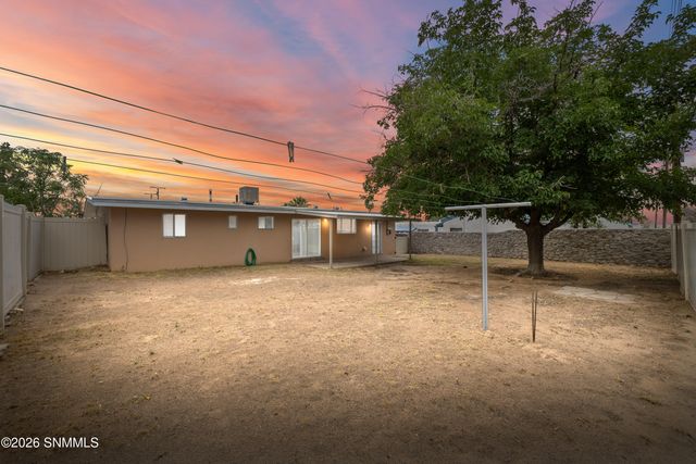 2117 Skyway Drive, Las Cruces, NM 88001