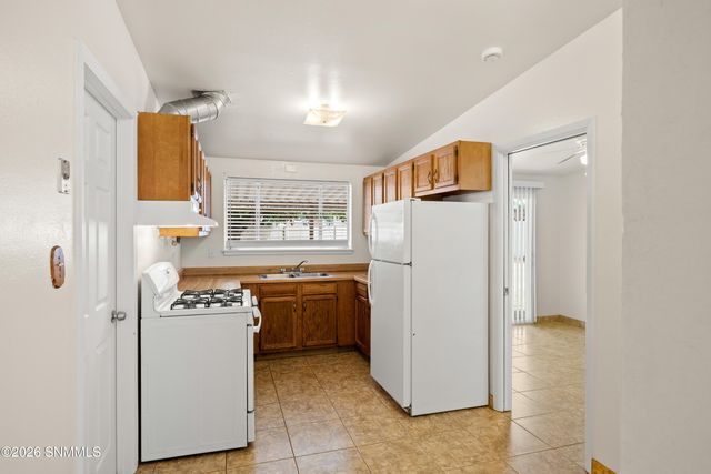 2117 Skyway Drive, Las Cruces, NM 88001