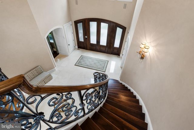 4 SOUTHWOOD DR, Cherry Hill, NJ 08003