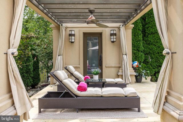 4 SOUTHWOOD DR, Cherry Hill, NJ 08003