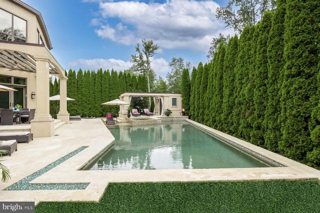 4 SOUTHWOOD DR, Cherry Hill, NJ 08003