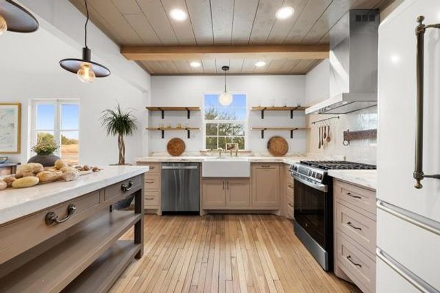 375 Fm-954, Round Top, TX 78954