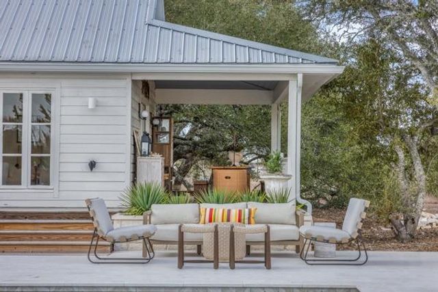 375 Fm-954, Round Top, TX 78954