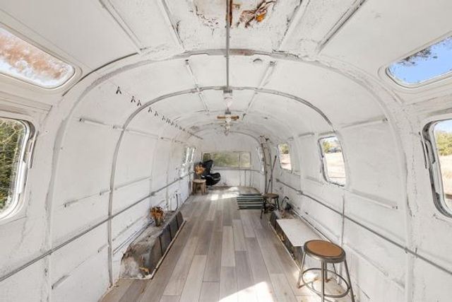 375 Fm-954, Round Top, TX 78954