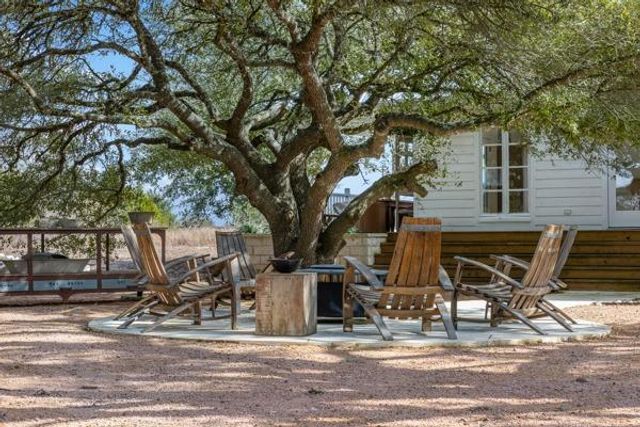 375 Fm-954, Round Top, TX 78954