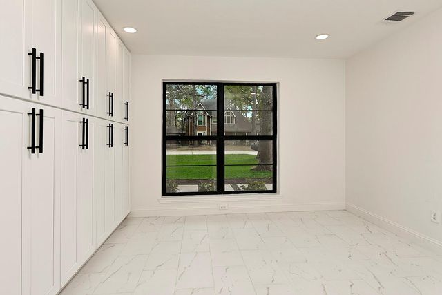 29 N Havenridge Drive, The Woodlands, TX 77381