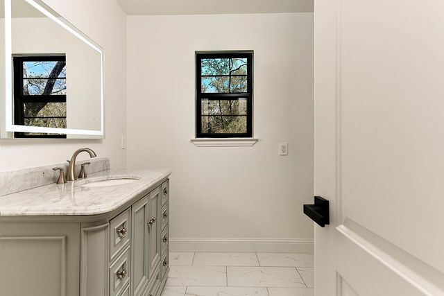 29 N Havenridge Drive, The Woodlands, TX 77381