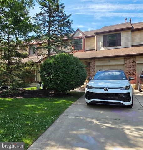 51 GREENSWARD LN, Cherry Hill, NJ 08002