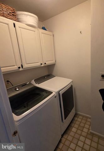 51 GREENSWARD LN, Cherry Hill, NJ 08002
