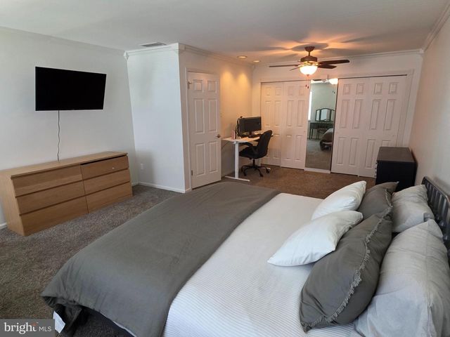 51 GREENSWARD LN, Cherry Hill, NJ 08002