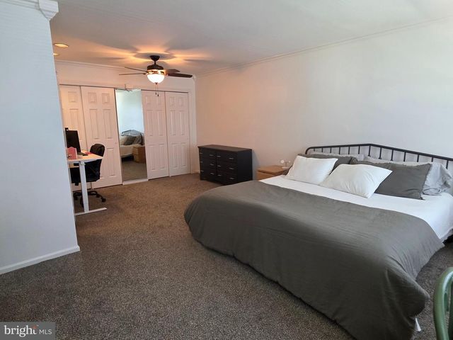 51 GREENSWARD LN, Cherry Hill, NJ 08002