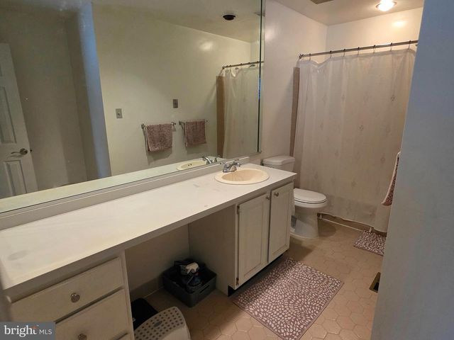 51 GREENSWARD LN, Cherry Hill, NJ 08002
