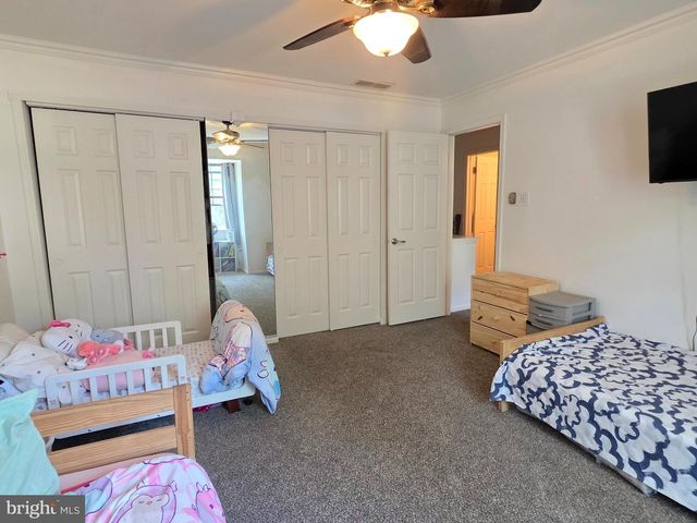 51 GREENSWARD LN, Cherry Hill, NJ 08002