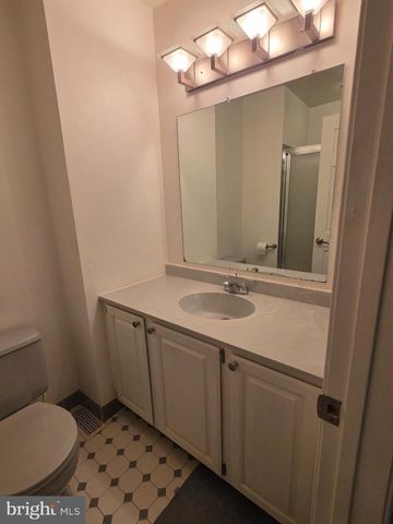 51 GREENSWARD LN, Cherry Hill, NJ 08002