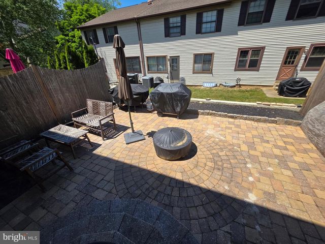 51 GREENSWARD LN, Cherry Hill, NJ 08002