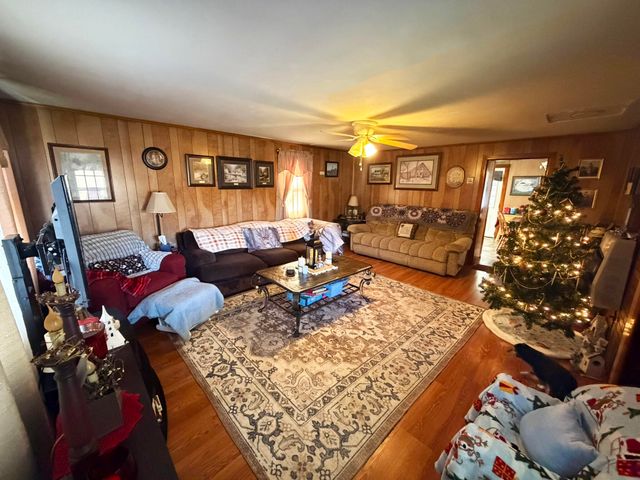 91 Quinton Callahan Road, Booneville, KY 41314