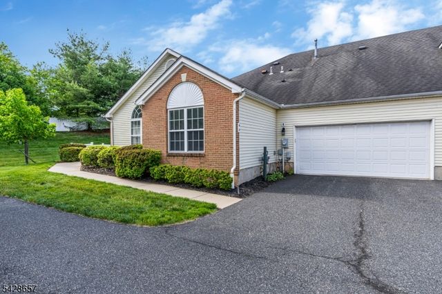 44 Chandler Ct, Hillsborough Twp., NJ 08844