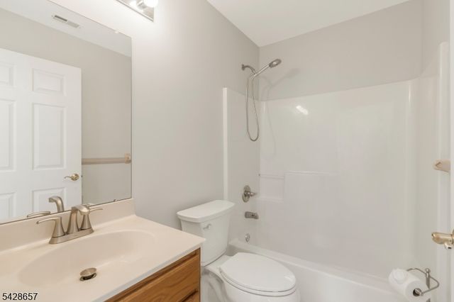 44 Chandler Ct, Hillsborough Twp., NJ 08844