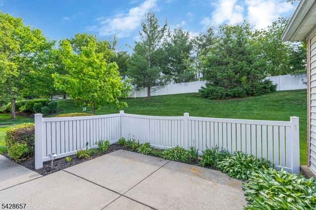 44 Chandler Ct, Hillsborough Twp., NJ 08844