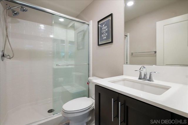 683 Grant Ct, Vista, CA 92083