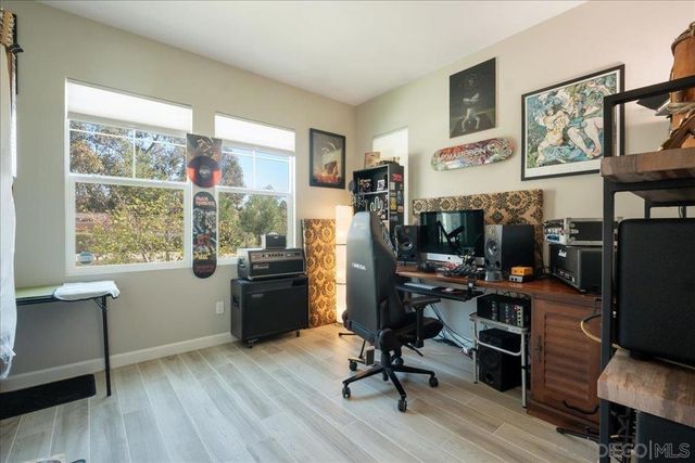 683 Grant Ct, Vista, CA 92083