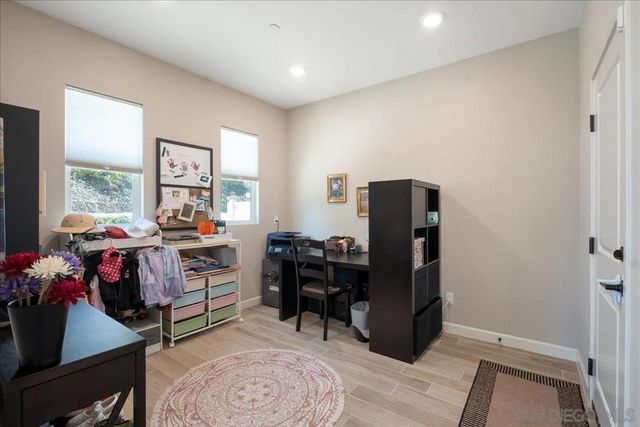 683 Grant Ct, Vista, CA 92083