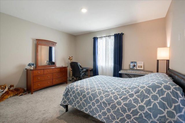 683 Grant Ct, Vista, CA 92083