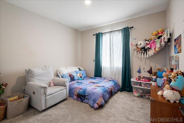 683 Grant Ct, Vista, CA 92083