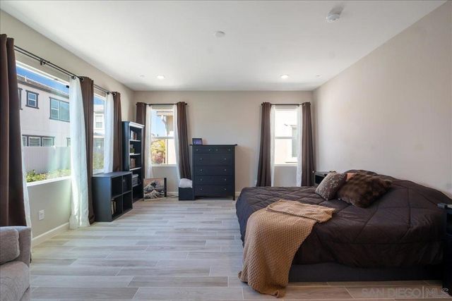 683 Grant Ct, Vista, CA 92083