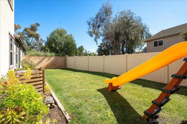 683 Grant Ct, Vista, CA 92083