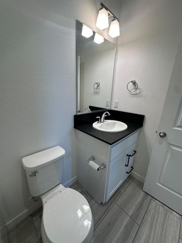 4249 Hillside Road, Madera, CA 93636