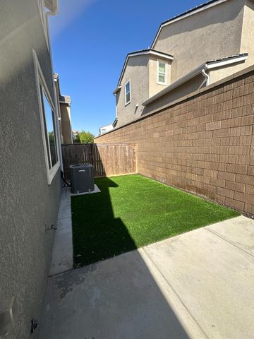 4249 Hillside Road, Madera, CA 93636