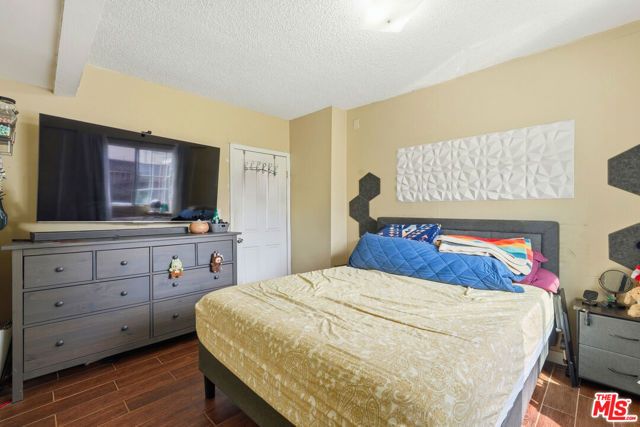 2754 Knox Avenue, Los Angeles, CA 90039