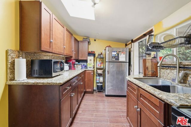 2754 Knox Avenue, Los Angeles, CA 90039