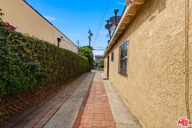 2754 Knox Avenue, Los Angeles, CA 90039