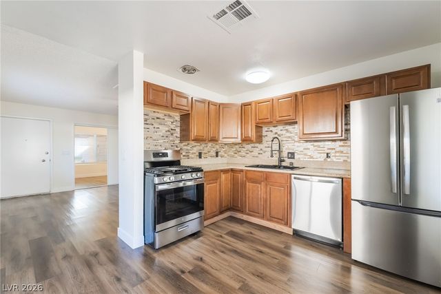 6998 Sylvan Oak Drive, Las Vegas, NV 89147