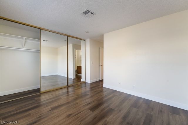 6998 Sylvan Oak Drive, Las Vegas, NV 89147