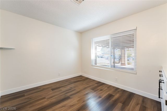 6998 Sylvan Oak Drive, Las Vegas, NV 89147