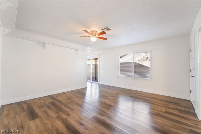 6998 Sylvan Oak Drive, Las Vegas, NV 89147