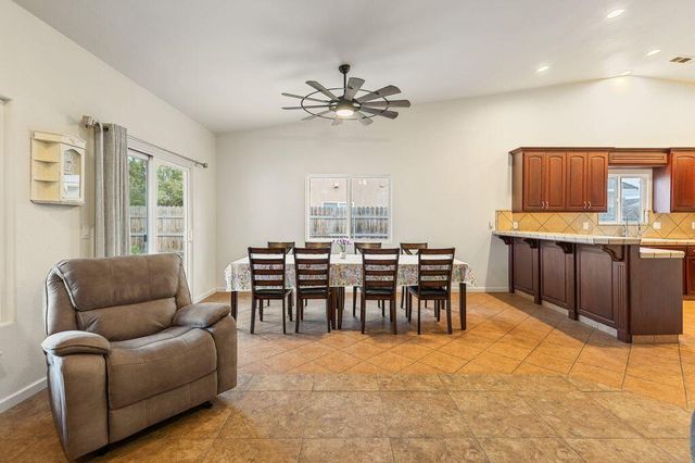 1110 Lincoln Street, Tulare, CA 93274