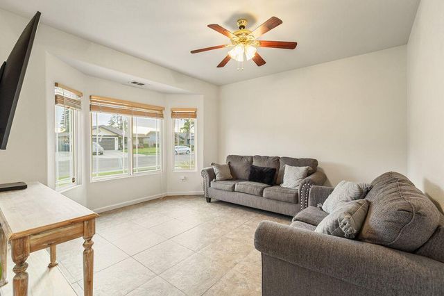 1110 Lincoln Street, Tulare, CA 93274