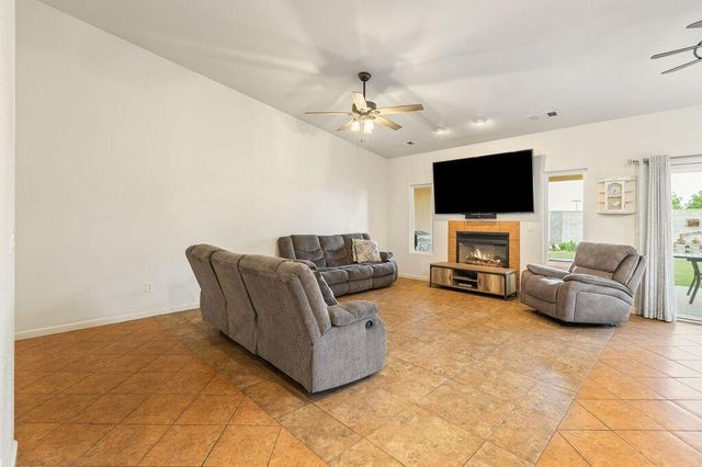 1110 Lincoln Street, Tulare, CA 93274