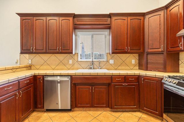 1110 Lincoln Street, Tulare, CA 93274