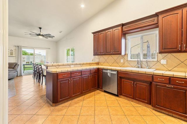 1110 Lincoln Street, Tulare, CA 93274