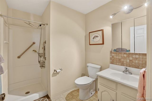 925 Kennely Road G-106, Saginaw, MI 48609