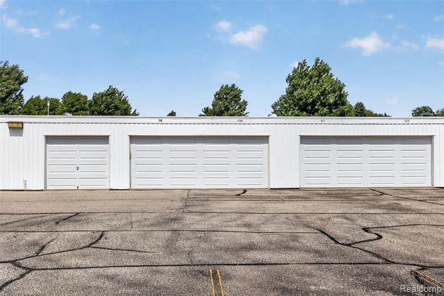 925 Kennely Road G-106, Saginaw, MI 48609