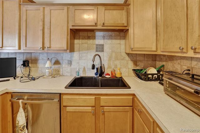 925 Kennely Road G-106, Saginaw, MI 48609