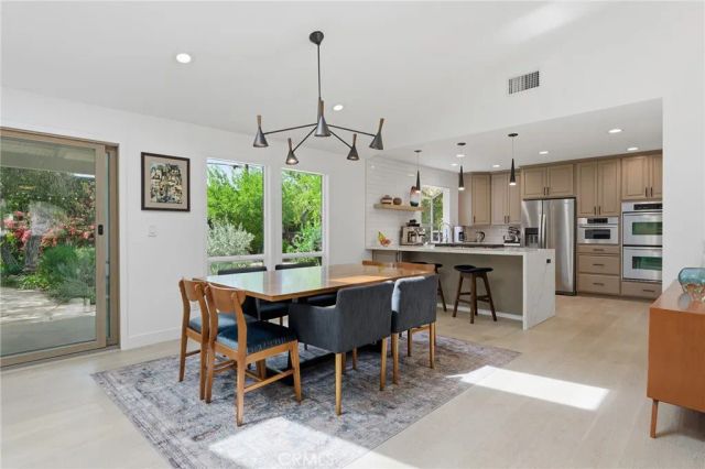 5319 Penfield Avenue, Woodland Hills, CA 91364