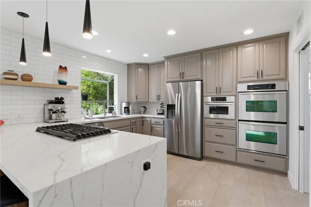 5319 Penfield Avenue, Woodland Hills, CA 91364